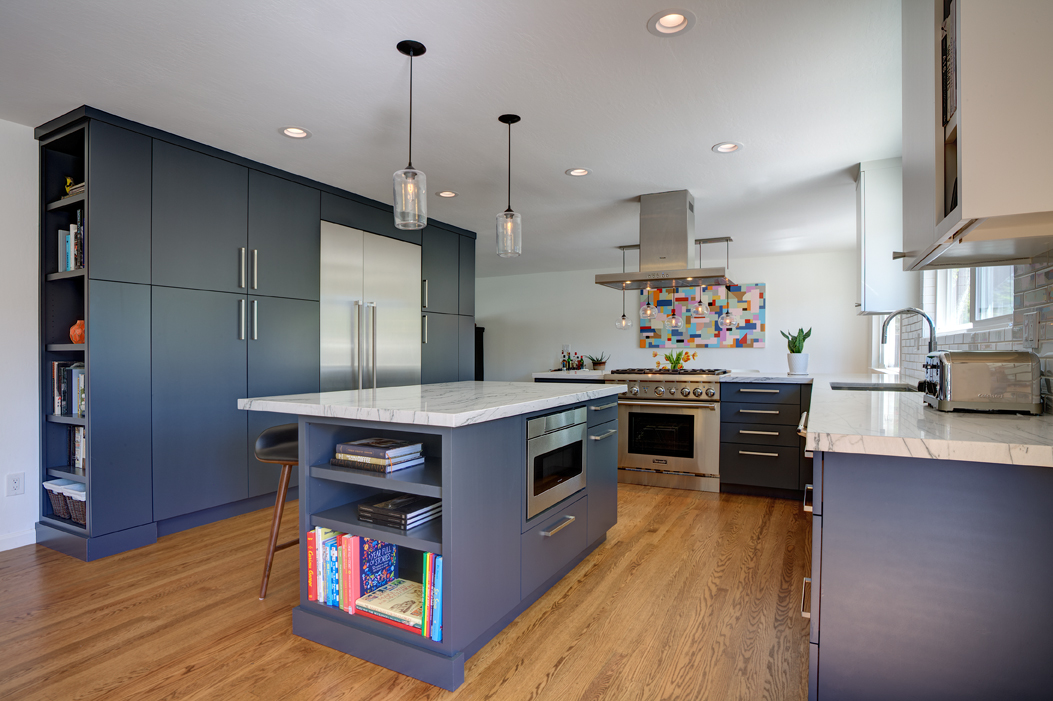 French Beret Navy Modern Kitchen Cabinets French Beret Navy Cabinets for a Modern Kitchen Design with Stainless Steel Appliances