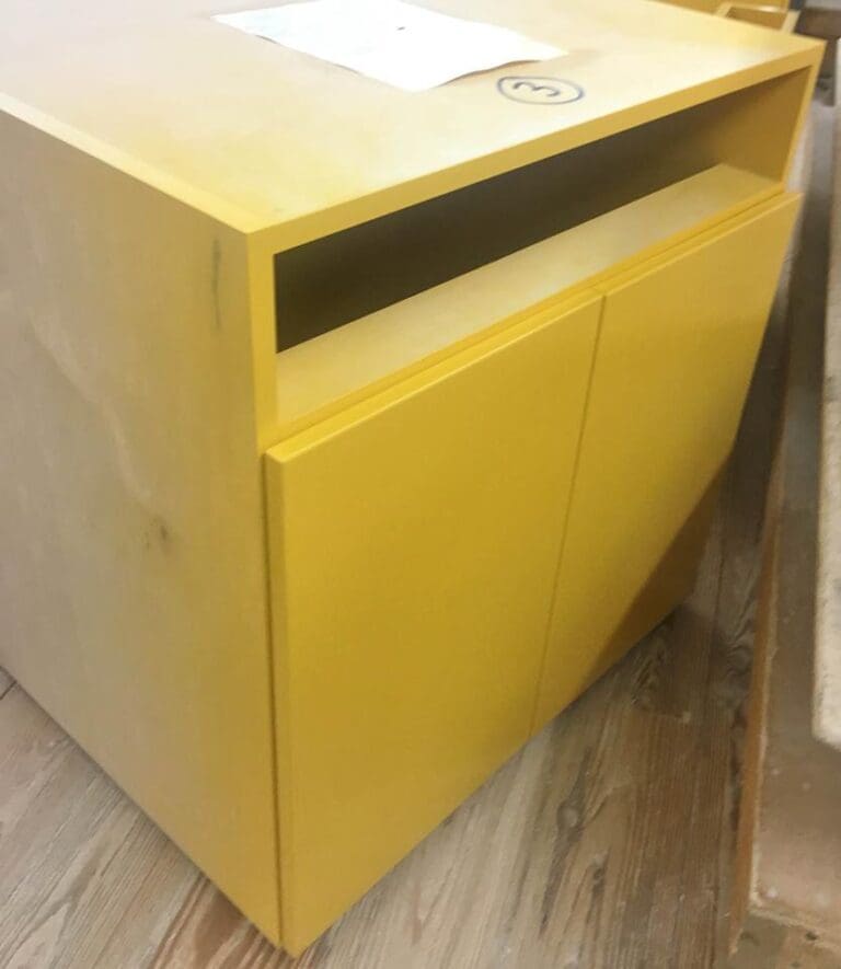 bright_kitchen_cabinet_colors